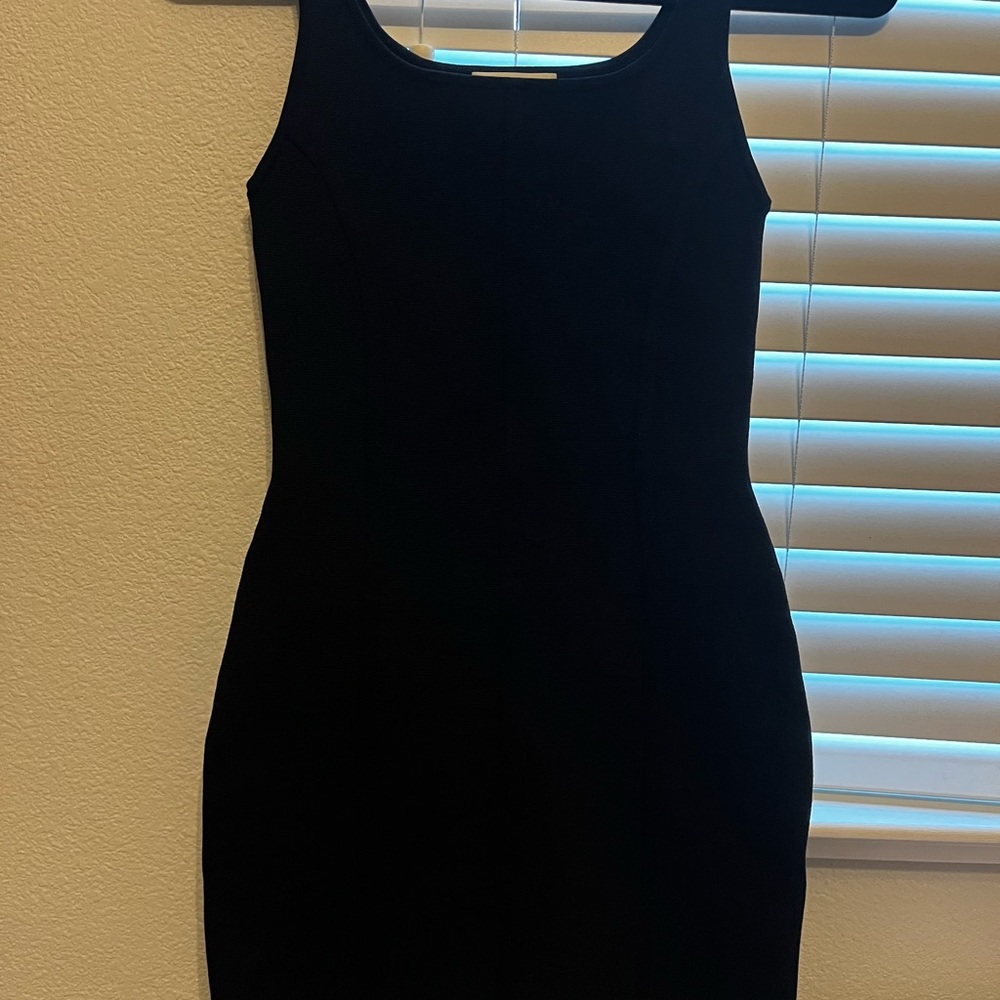 Chic Black Sleeveless Dress